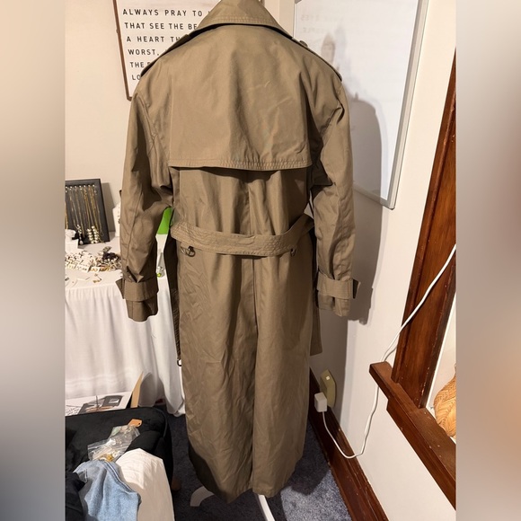 Vintage London Fog Tan Trench Coat - Picture 4 of 7